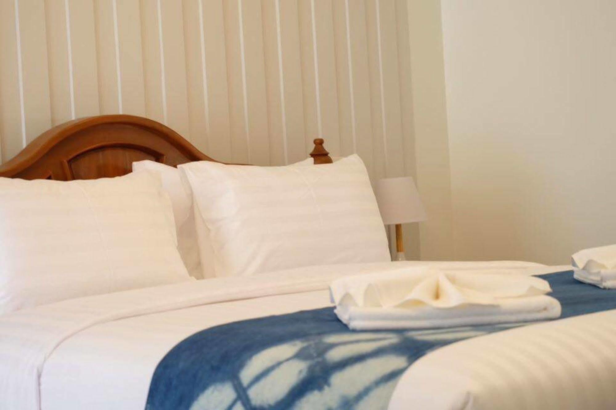 Hotel Baan Iyara Nan Esterno foto