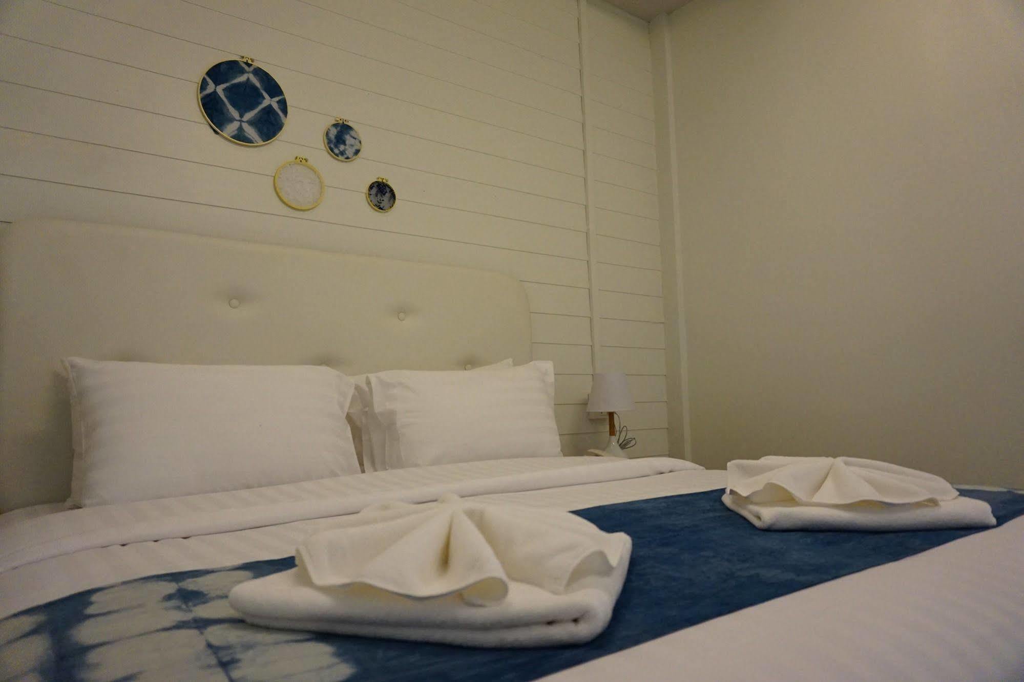 Hotel Baan Iyara Nan Esterno foto