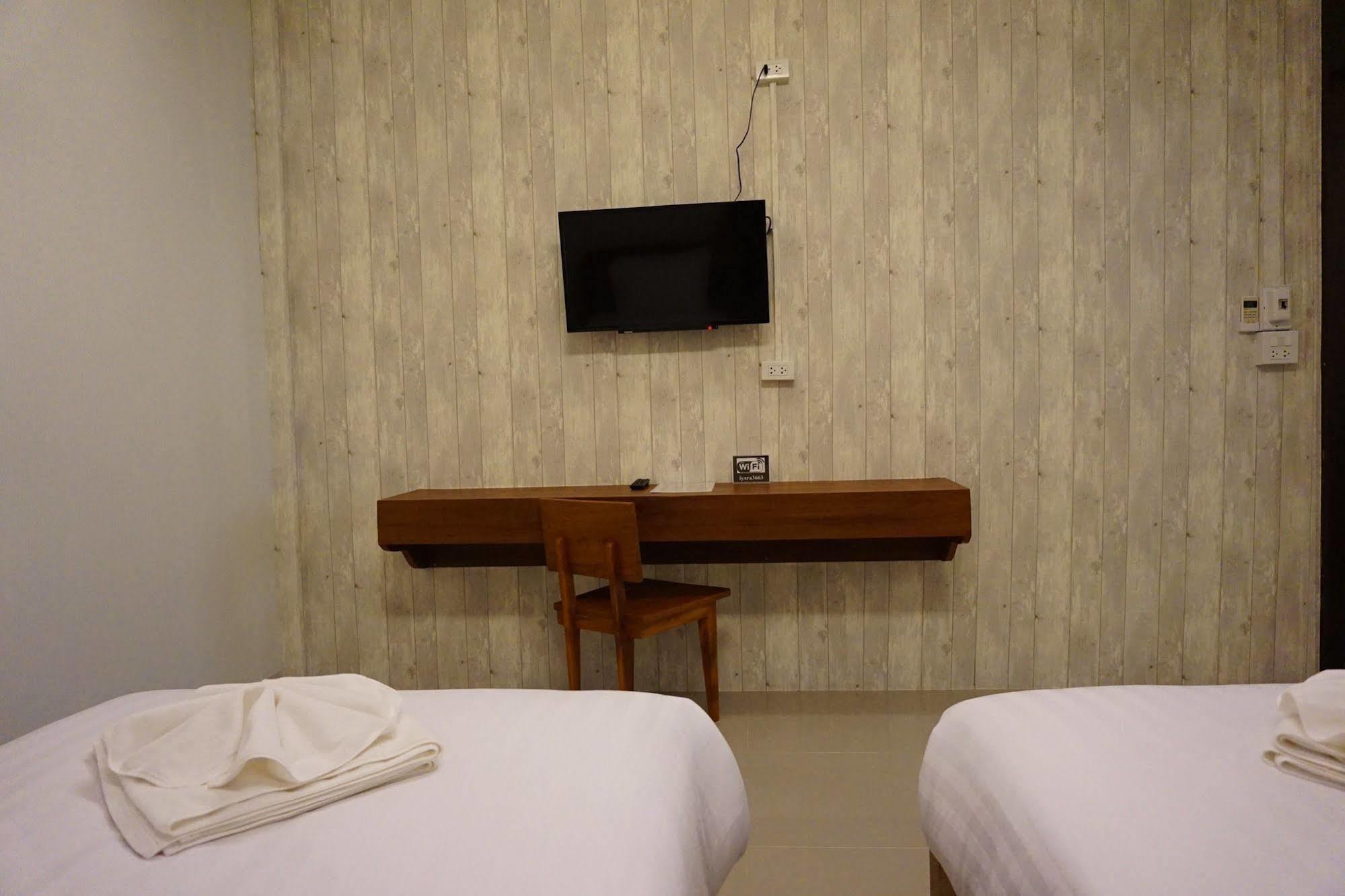 Hotel Baan Iyara Nan Esterno foto