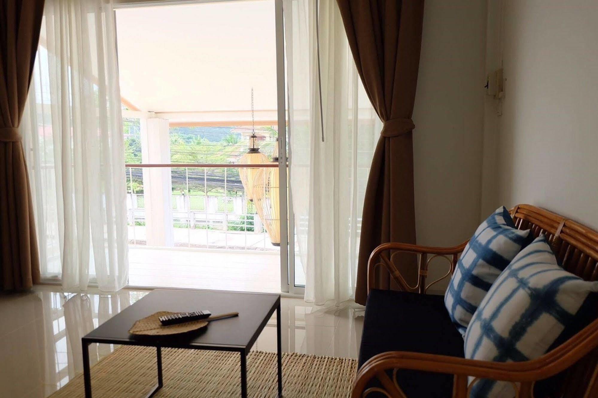 Hotel Baan Iyara Nan Esterno foto